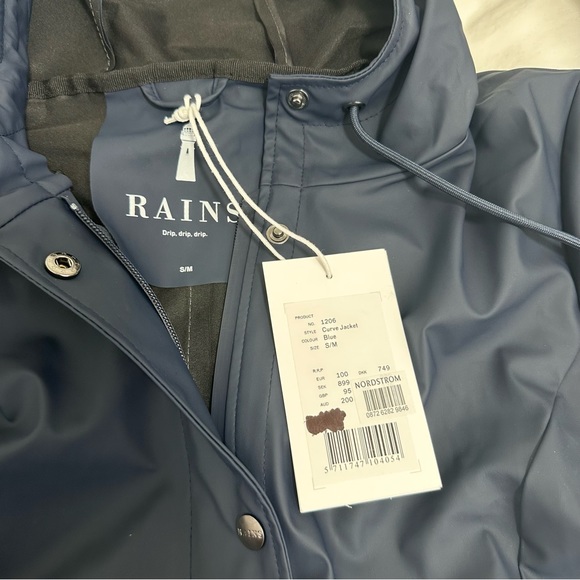 RAIN Curve Jacket is Rains’ interpretation of the women’s Trench coat S/M - Picture 9 of 9